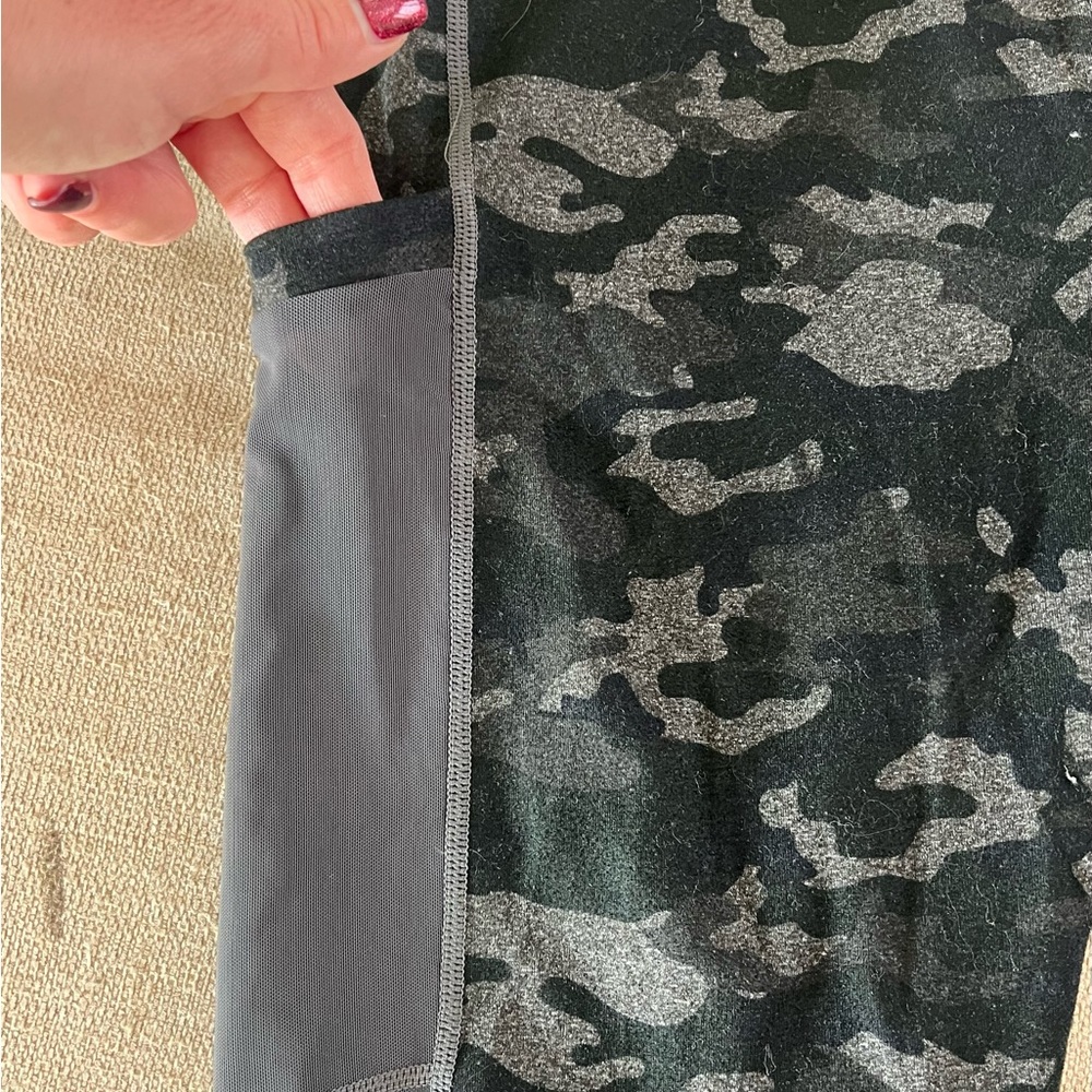 Fabletics Activewear - Picture 3 of 4